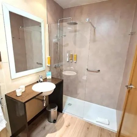 Azz Montalvo Hotel