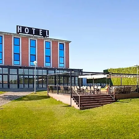 Hotel Azz Montalvo
